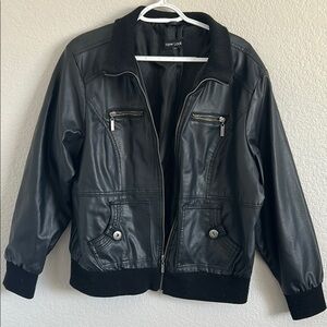 New Look Black Faux Leather Bomber Jacket W/L